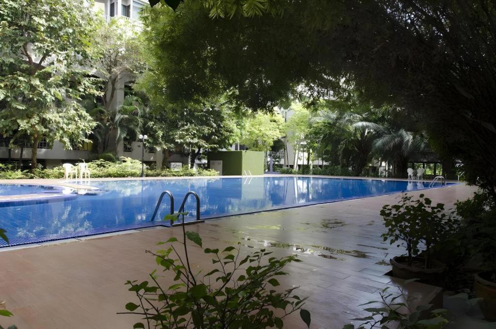 Town In Town Gardent Resort Banguecoque Exterior foto